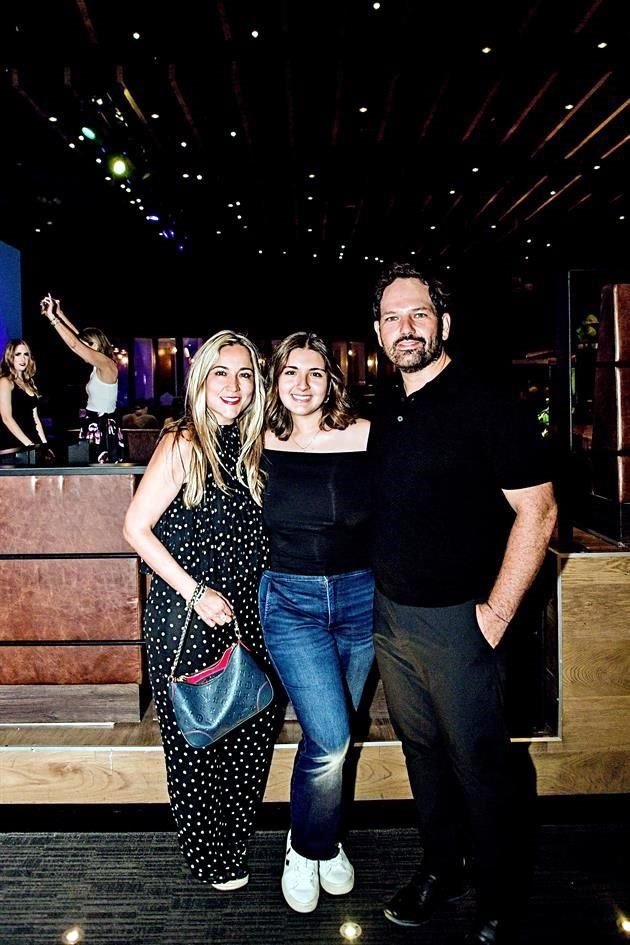Diana Ochoa, Diana González y Gonzalo Anaya