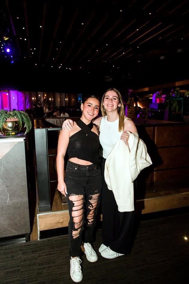 Renatta Martínez e Isabela Rivera