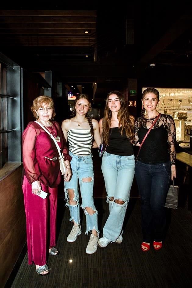 Lety Treviño, Eugenia López, Fernanda López y Michelle Pozas