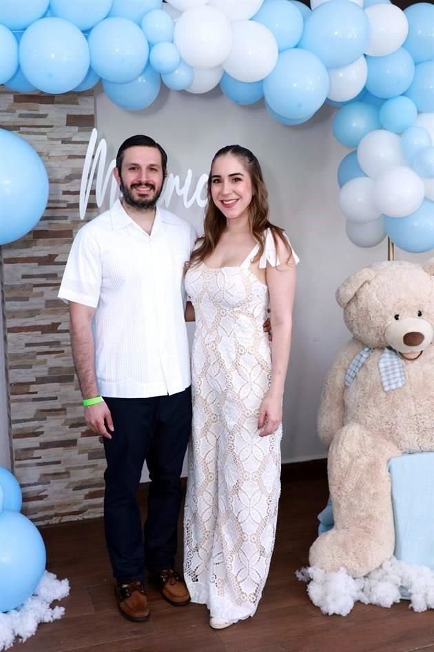 Marcial Cavazos y Caty Lugo de Cavazos