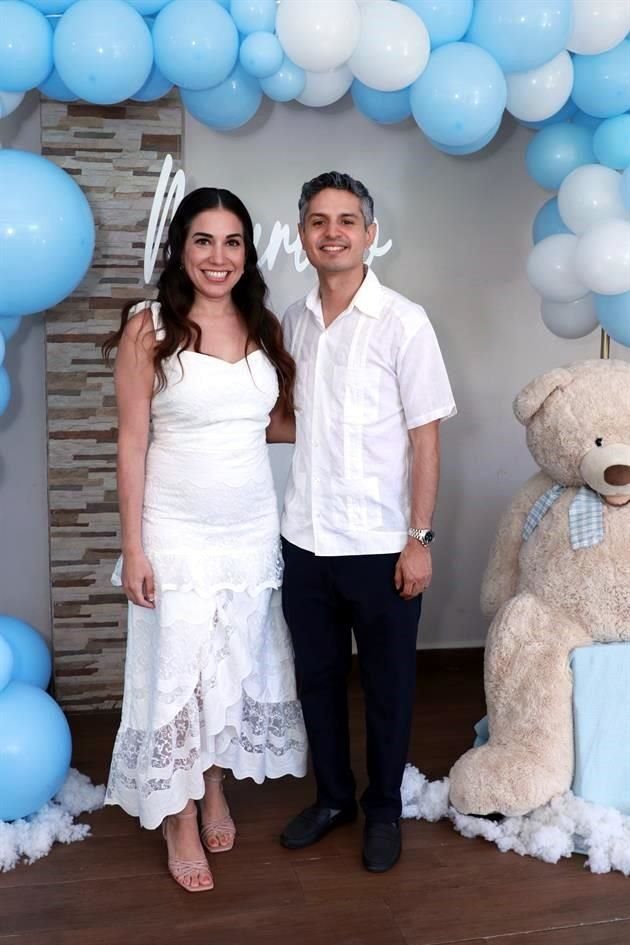 Celina Lugo y Emiliano Cavazos