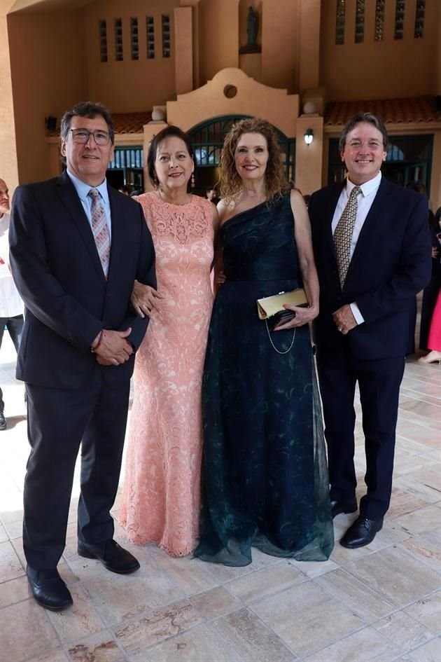 Carlos Schleske, Alicia Galarza de Schleske, Doris González de Garza y Gerardo Garza