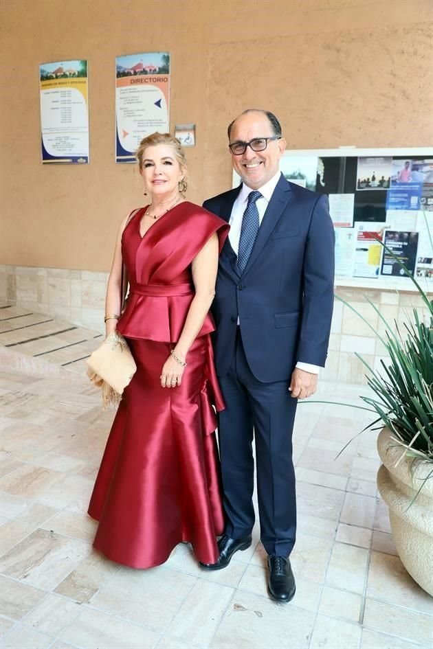 Claudia Osuna de Avilés y Gilberto Avilés