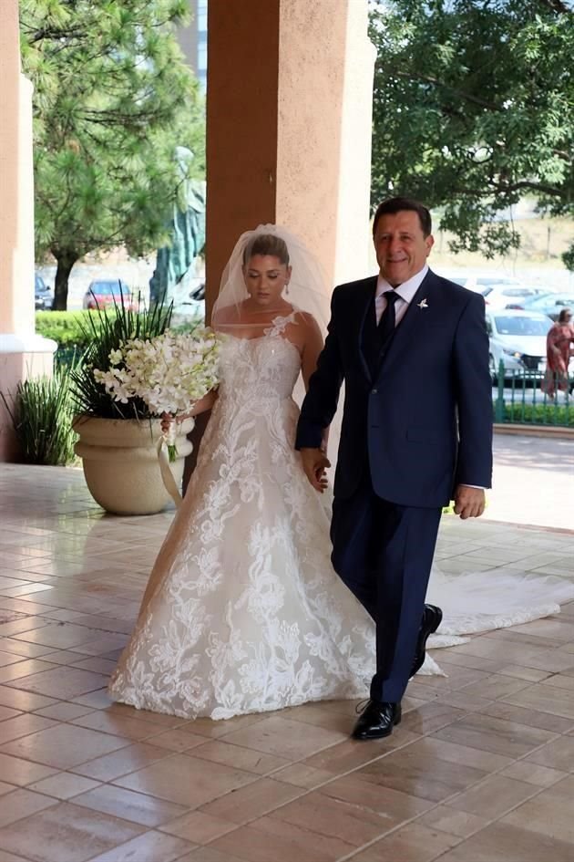 La novia con su papá, Fernando Martínez