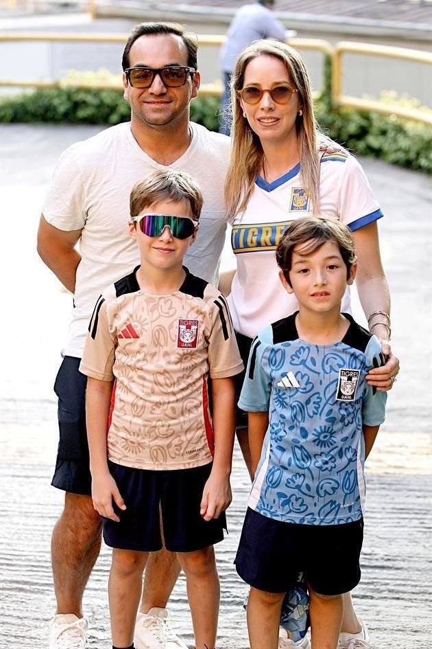 Alejandro Rodríguez, Cristina de Rodríguez, Alejandro Rodríguez y Santiago Rodríguez