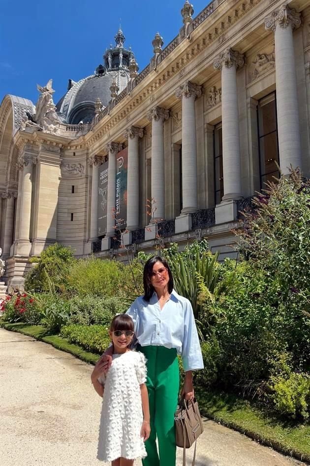 Mónica Escamilla y Constanza