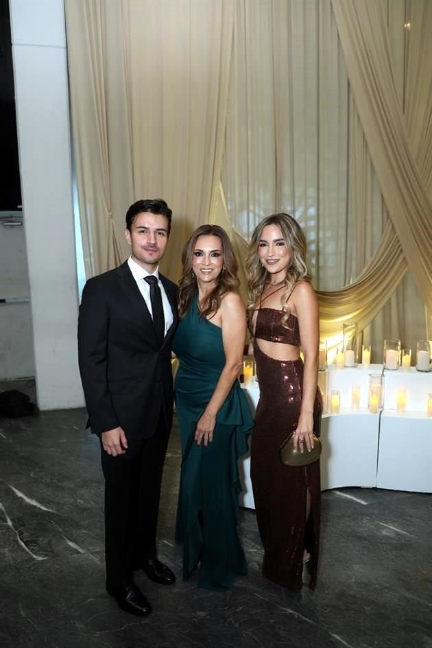 David Venegas, Sandra Nuncio y Sandra Venegas