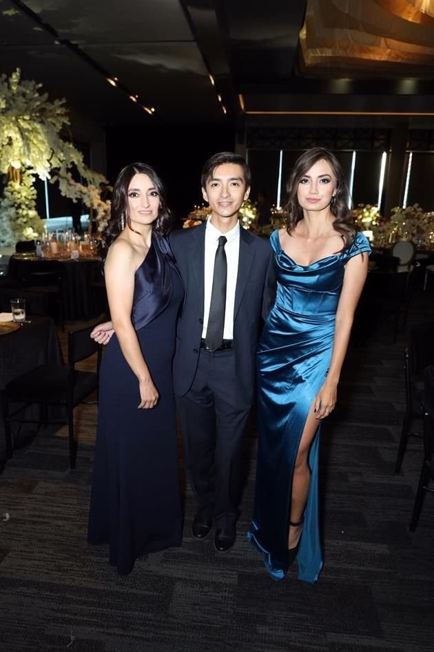 Ariana Román, Manuel Román y Mayra Nuncio