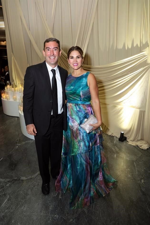 Raymundo Flores y Gaby Galindo