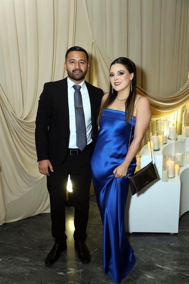 Javier Cisneros y Yaressi Pompa