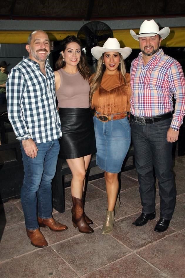 Eli Sipos, Rocío de Sipos, Cecy Burnes y Jesús Jasso