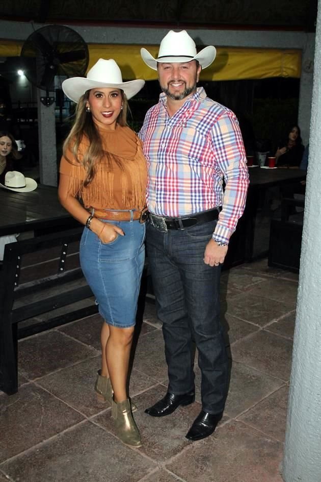 Cecy Burnes y Jesús Jasso