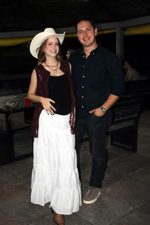 Priscilla Leal y Saúl González