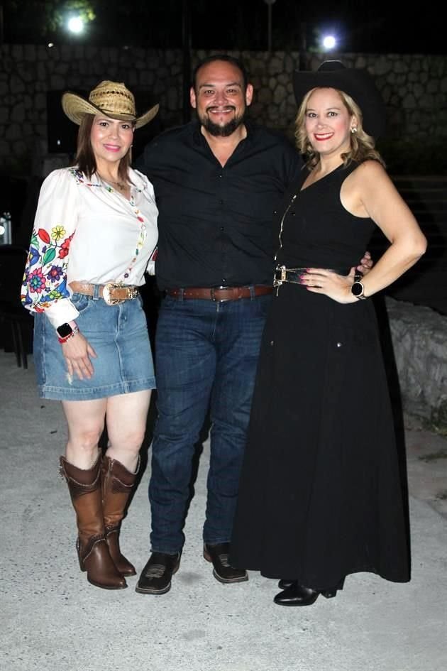 Lili Rangel, Amador Montiel e Ileana Garza