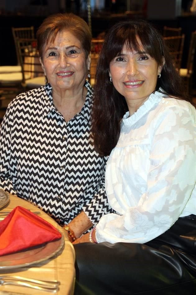 Elizabeth Chávez y Liz García
