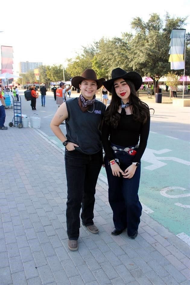 Aylin Vázquez y Monserrat Verdín 