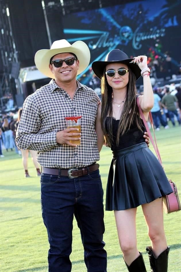 Itza Muñoz y Michel Cruz 