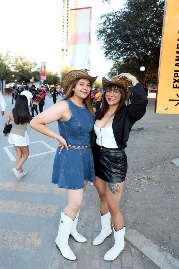 Brisa Chávez y Laisha Torres 