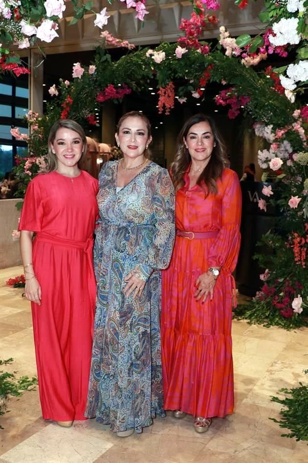 Carmen Botello de González, Leticia Muñiz de Elizondo y Cristina Chapa de Tamez