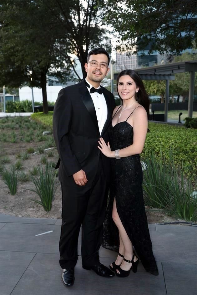 Vladimir Reyes y Mariana Ochoa