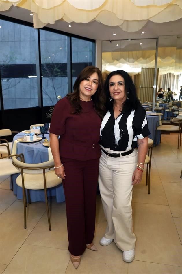 Yolanda de la Garza y Laura Estrada