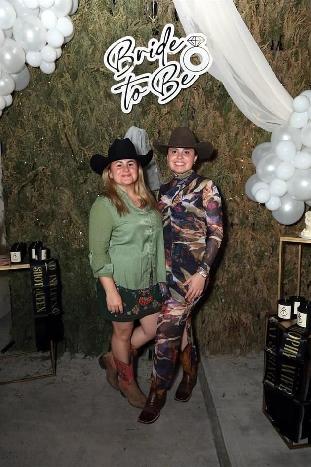 Velia Guajardo, Karen Rubio y Ale Guajardo