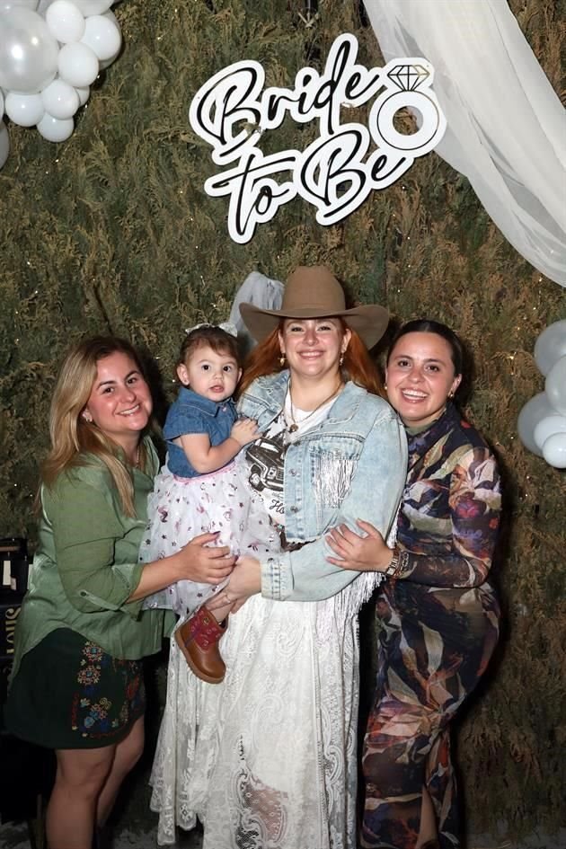 Velia Guajardo, Georgina Guajardo Karen Rubio y Ale Guajardo