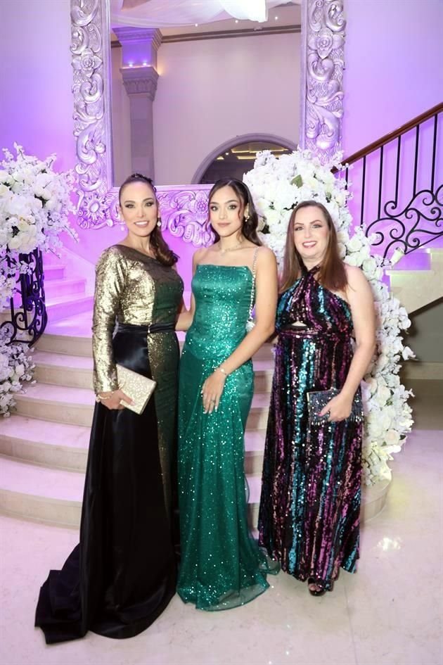 Malena de González y Melanie Goneli y Nelly de los Santos