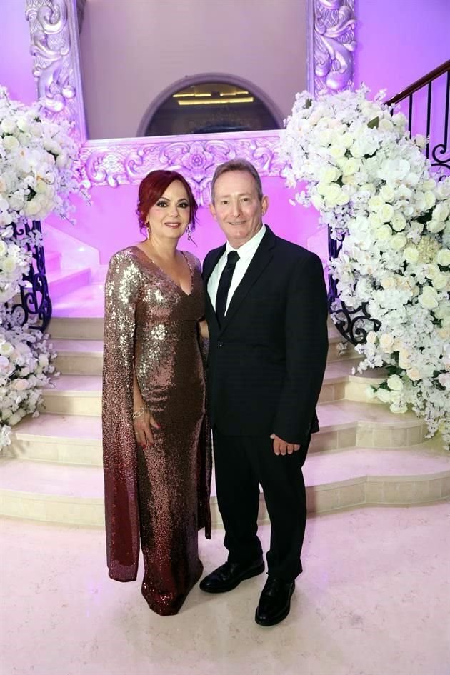 Gabriela Treviño de Elizondo y Eliud Elizondo