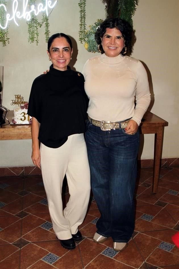 Rosy Reséndiz y Paty Antúnez de Dávila