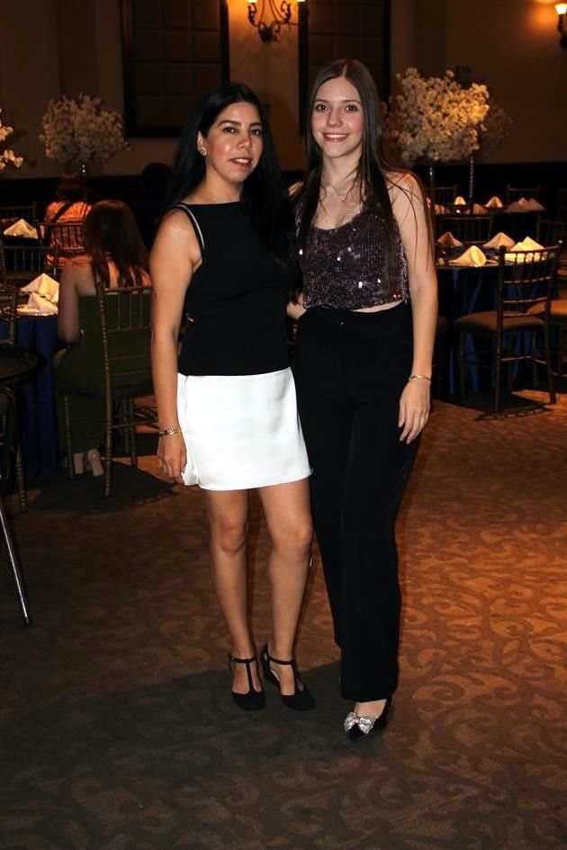 Diana Espinoza y Ángela González