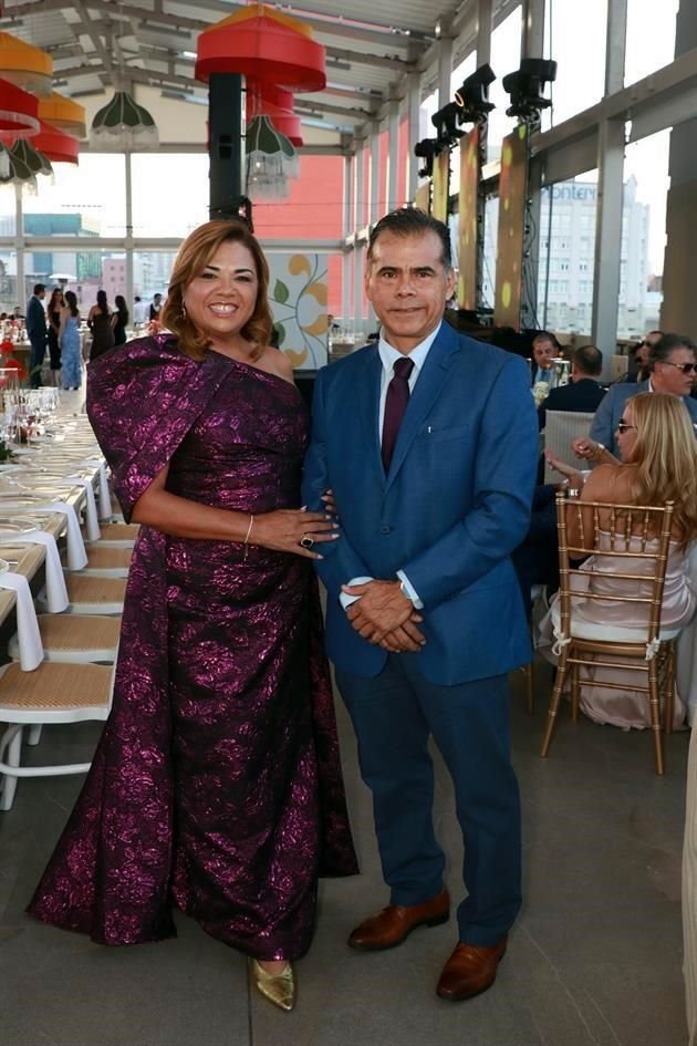 Lucy Treviño de Rivera y Ramiro Rivera