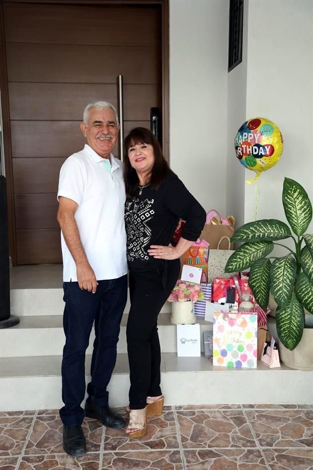 Alberto Carmona y Esperanza de Carmona