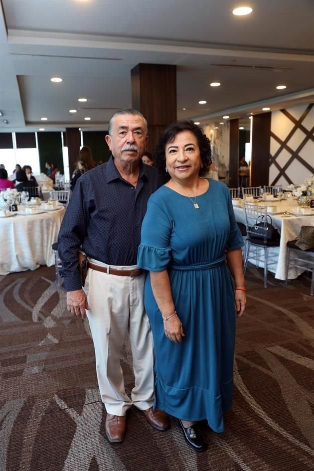 Víctor López y Aidé García