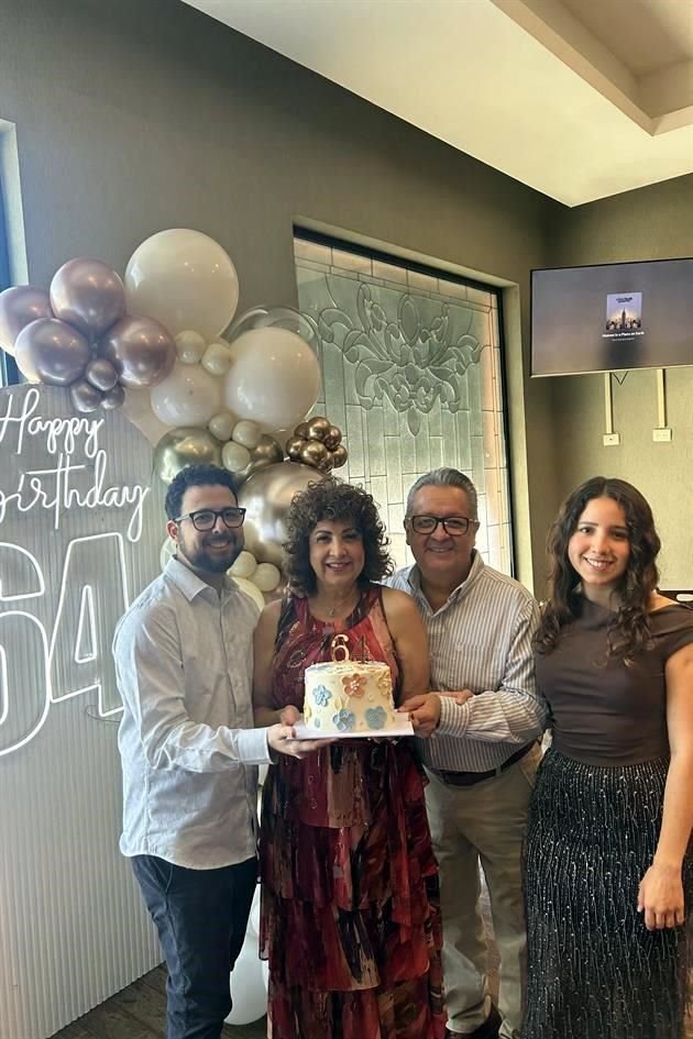 Ángel Pérez Cantú, Maricela Cantú de Pérez y José Ángel Pérez y Maricela Pérez Cantú