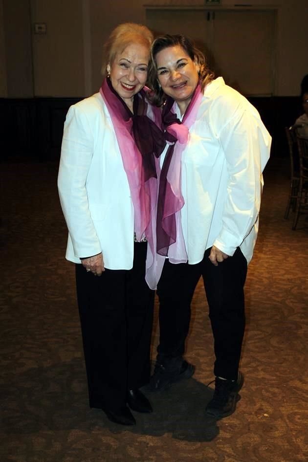 Armandina de Garza y Patricia de Ramírez