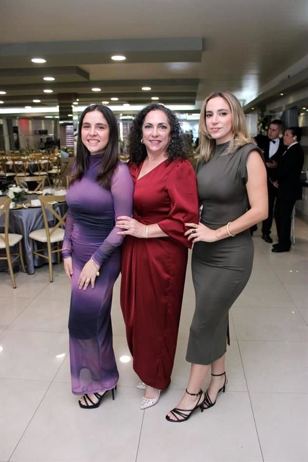 Sofía Dávila, Claudia de Dávila y Cecilia Dávila