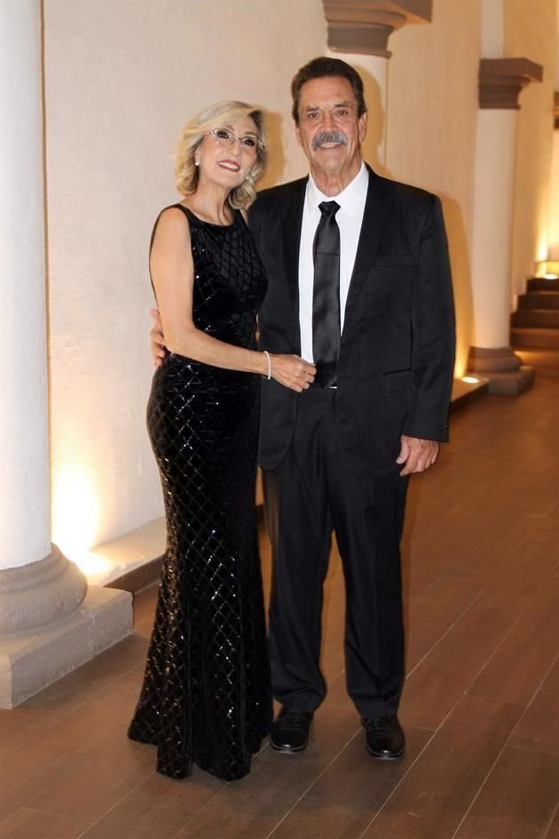 Leticia de González y Antonio González