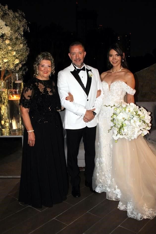 Blanca Alicia Cantú, Gabriel Tláloc Cantú y Claudia Salinas Calderón