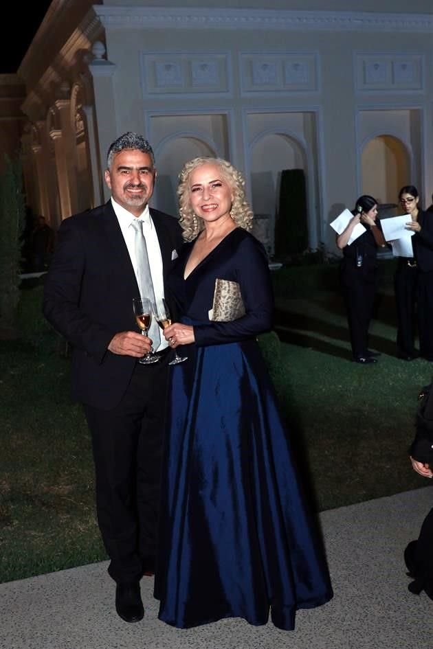 Édgar Omar González Rodríguez y Karla Pedraza de González