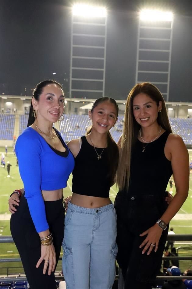 Sandra Santos, Renata Contreras y Janeth Villalón
