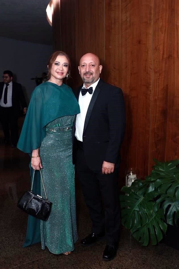 Mónica de Alcántar y Juan Alcántar