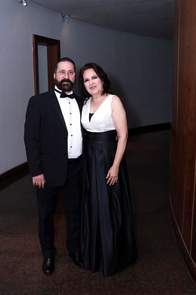 Ambrosio Quiroga y Miroslava Treviño