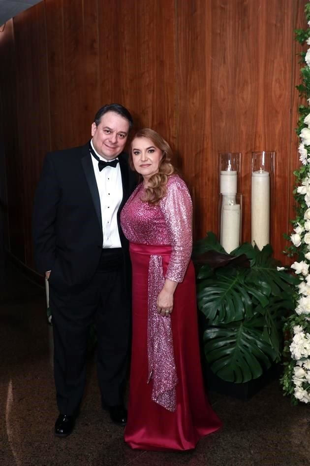 Antonio Sánchez y Mónica Luna