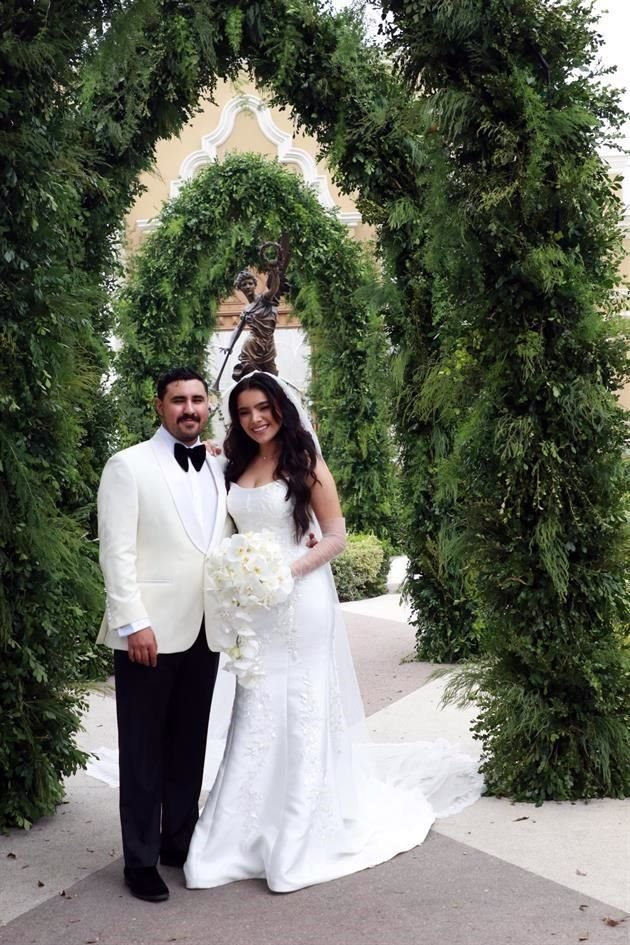 Maximiano Carbajal Pedraza y Alexa Valeria Rodríguez Donías