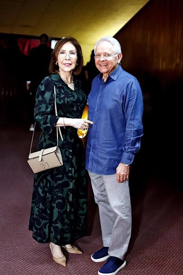 Ana Elida Canales de Pico y Leonel Pico