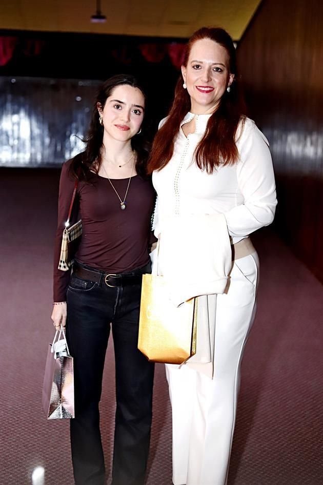 Alina Martínez y Claudia Zuazua