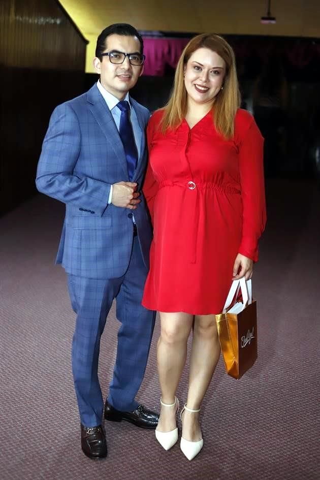 Marco Pineda y Pamela Velázquez