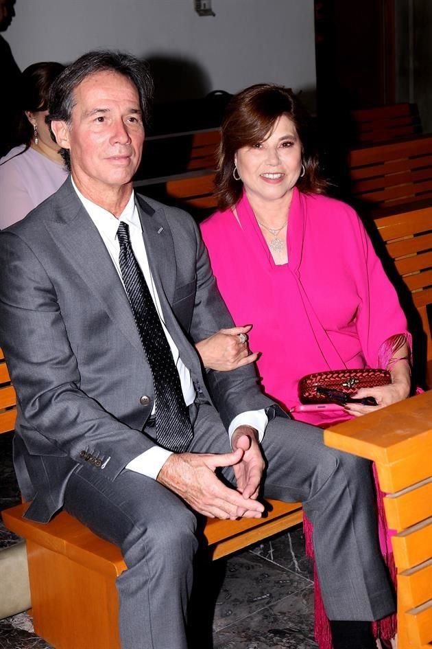 Gustavo Escamilla y Martha Gómez de Escamilla