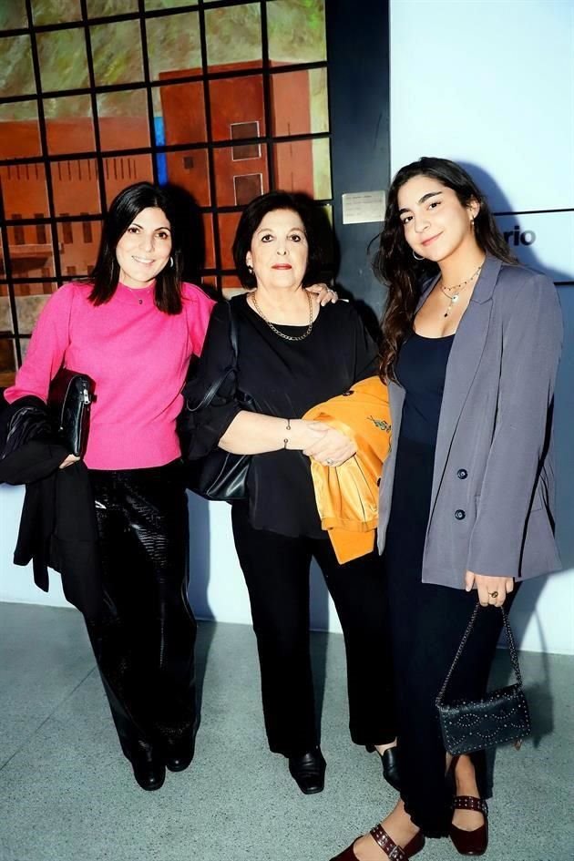 Ana Cristina Valenzuela Benítez, Carmen Benítez e Isabela Rosas
